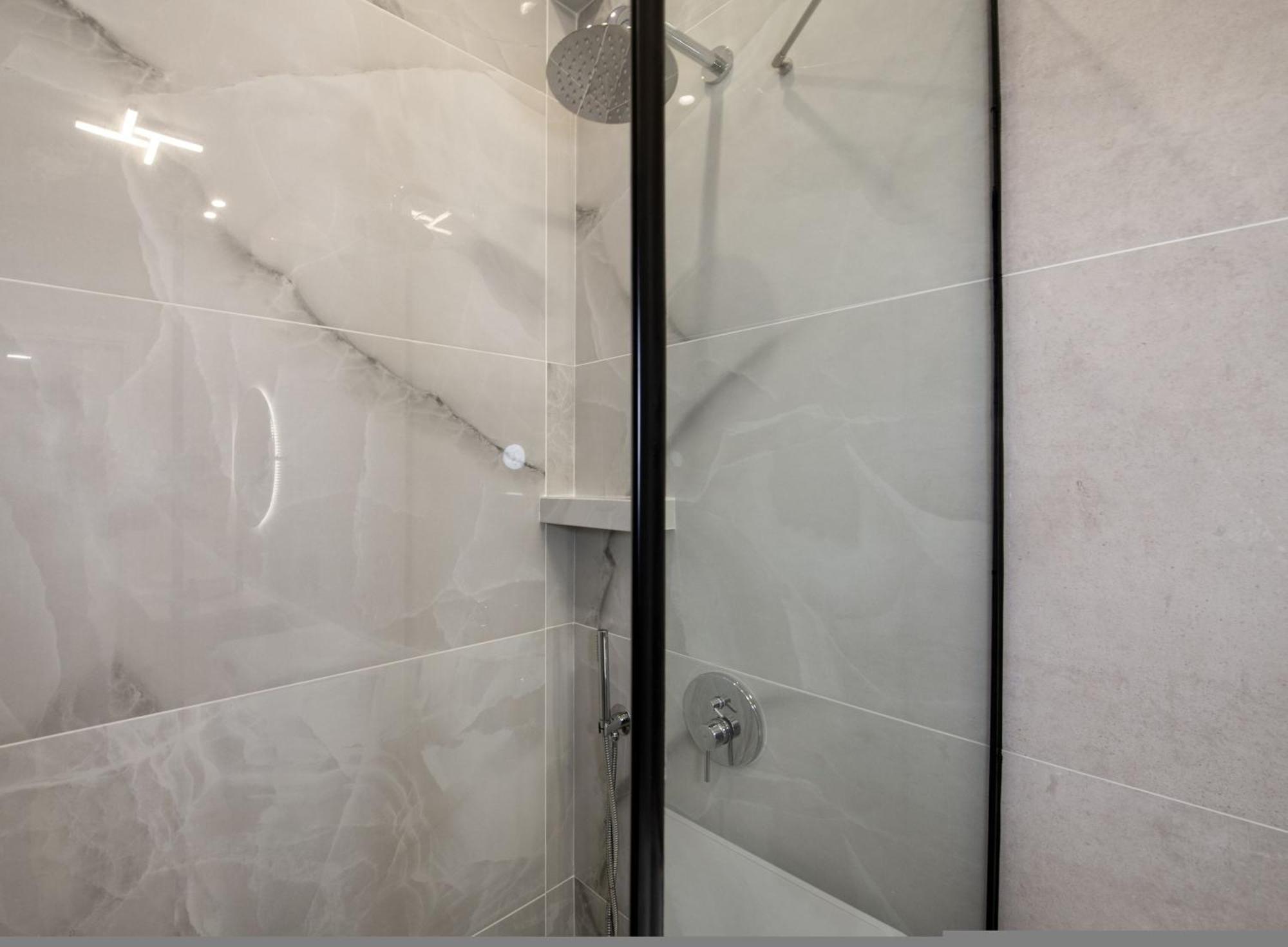 Cherry Central Luxury Suites La Canea Esterno foto
