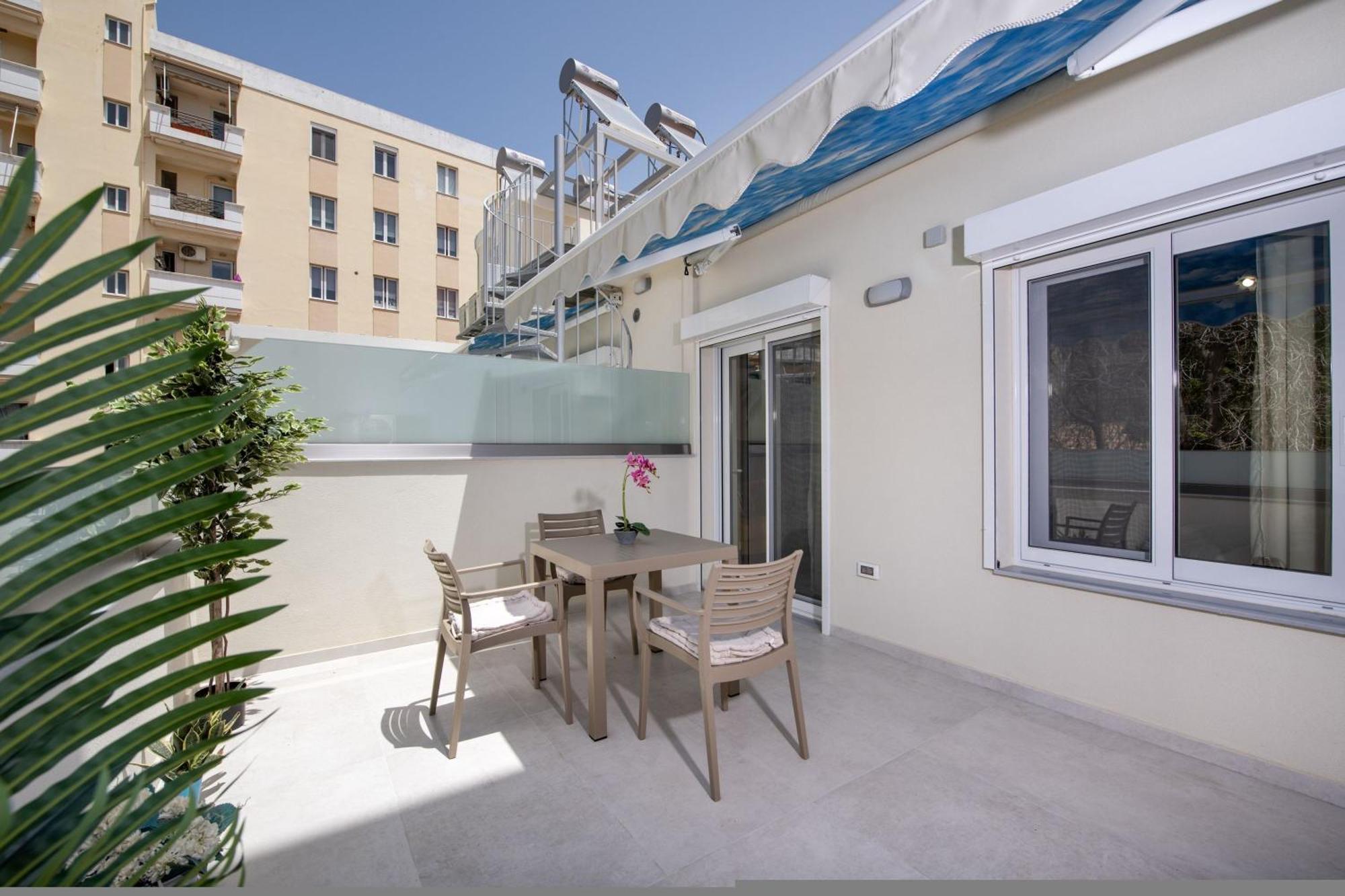 Cherry Central Luxury Suites La Canea Esterno foto