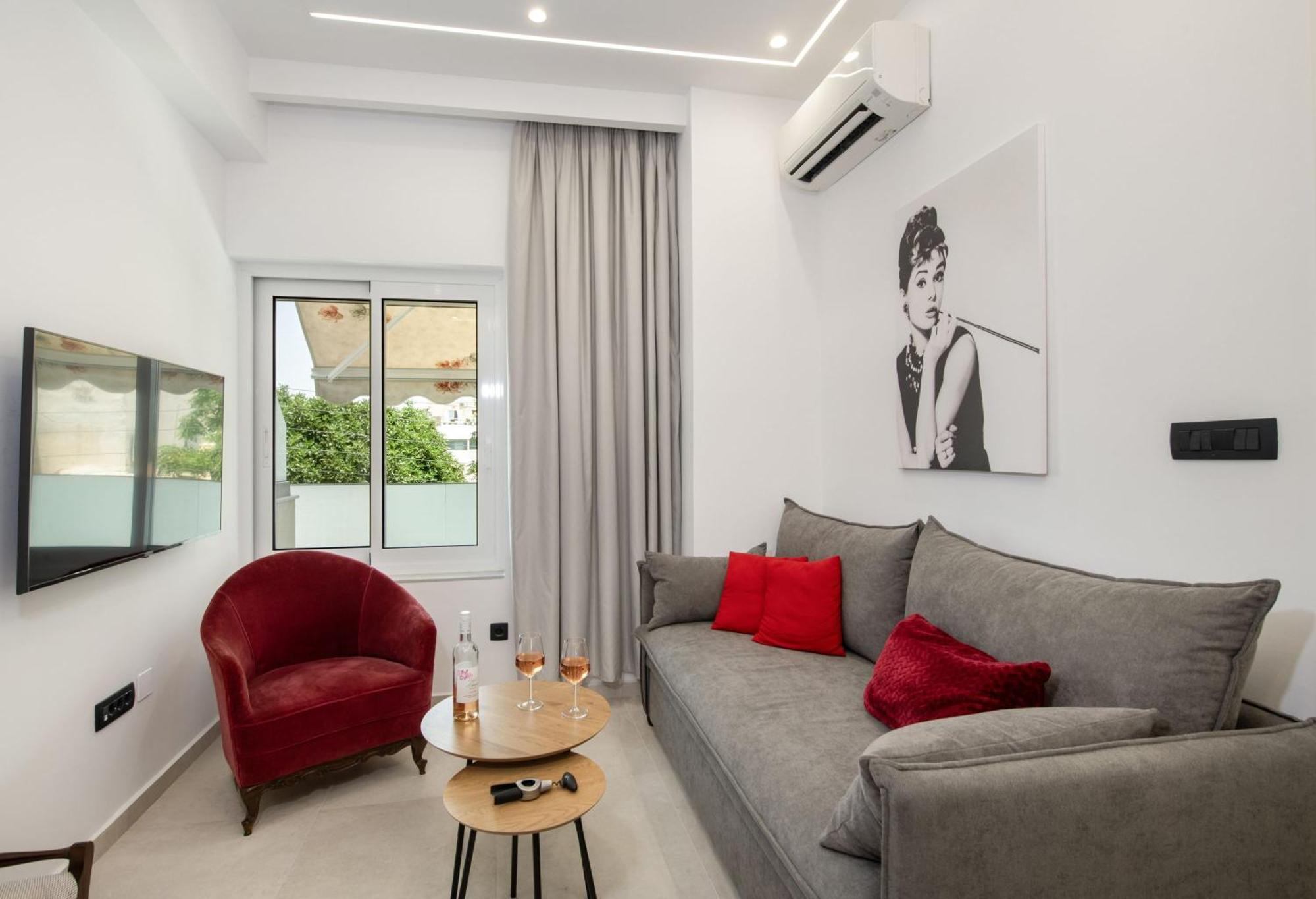 Cherry Central Luxury Suites La Canea Esterno foto