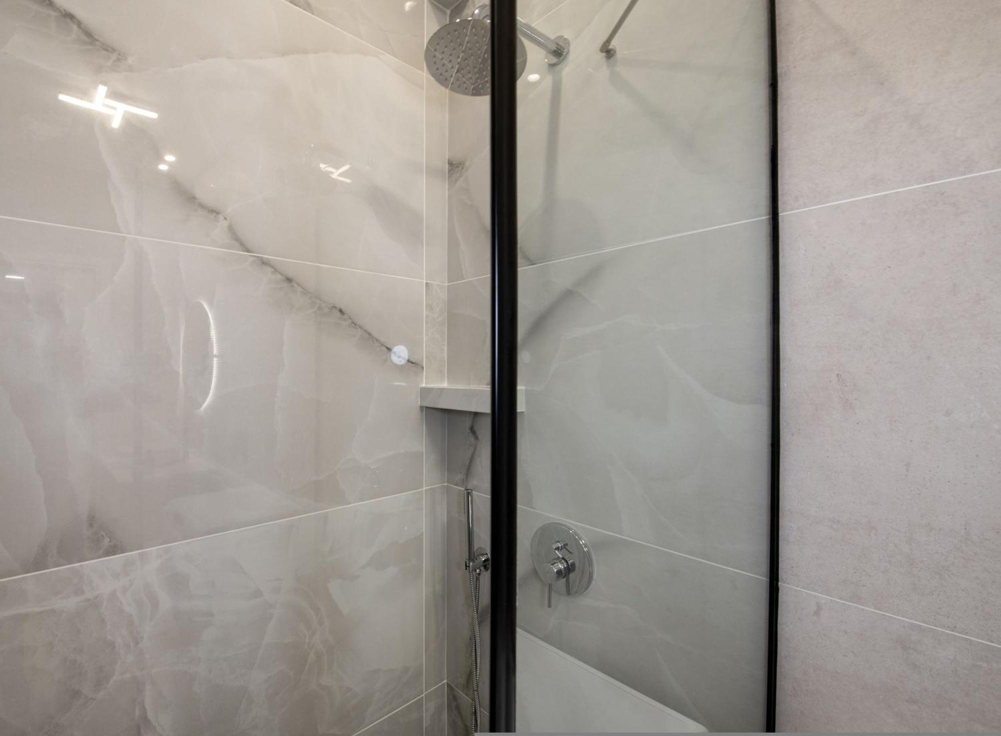 Cherry Central Luxury Suites La Canea Esterno foto