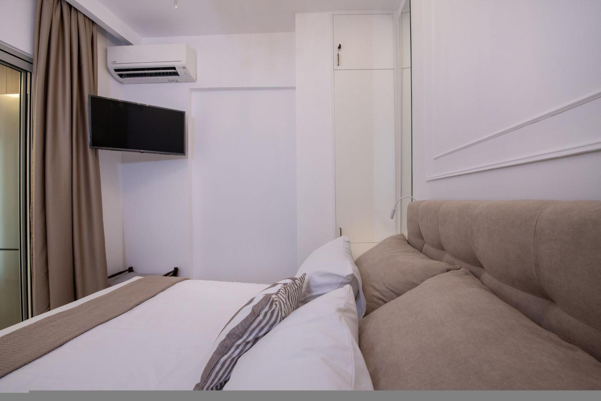 Cherry Central Luxury Suites La Canea Esterno foto
